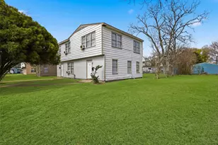 1028 5th Ave N, Texas City, TX 77590 - Photo 1