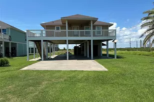 3415 Sand Dollar Dr, Crystal Beach, TX 77650 - Photo 1