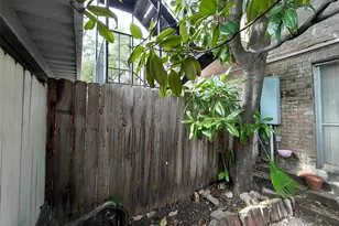 406 N Post Oak Ln, Houston, TX 77024 - Photo 34