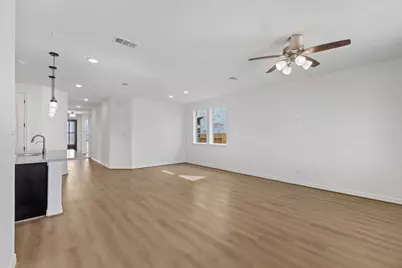 14814 Mission Avenue, Mont Belvieu, TX 77523 - Photo 4