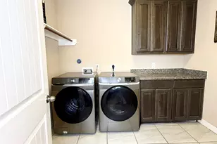 141 Majestic Oak Cir, Lake Jackson, TX 77566 - Photo 28