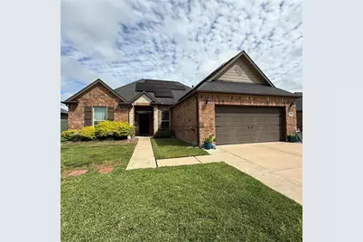 141 Majestic Oak Circle, Lake Jackson, TX 77566 - Photo 2