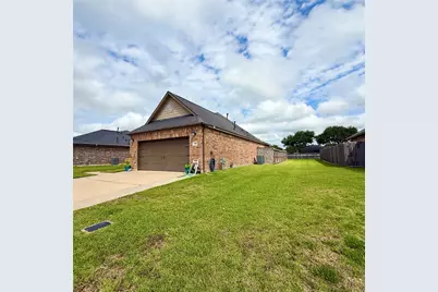 141 Majestic Oak Circle, Lake Jackson, TX 77566 - Photo 16
