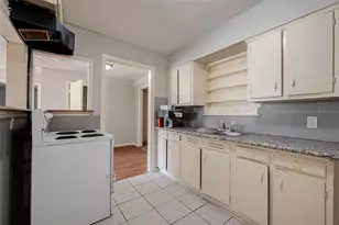5963 Ridgeway Dr, Houston, TX 77033 - Photo 10