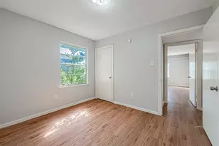 5963 Ridgeway Dr, Houston, TX 77033 - Photo 8