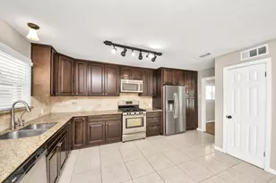 3419 Norris Dr, Houston, TX 77025 - Photo 10