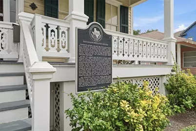 1207 Postoffice, Galveston, TX 77550 - Photo 2