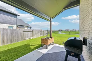 409 Chardonnay Dr, Alvin, TX 77511 - Photo 36