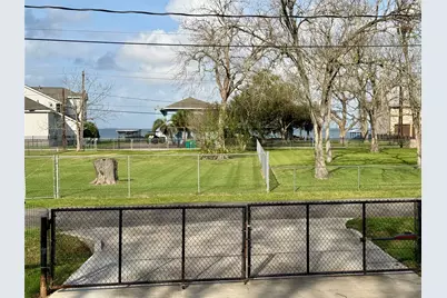 3008 Calhoun Street, Bacliff, TX 77518 - Photo 2