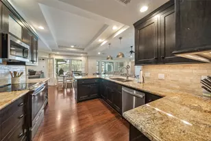 8710 Burkhart Rd, Houston, TX 77055 - Photo 34