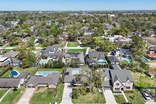 8710 Burkhart Rd, Houston, TX 77055 - Photo 42