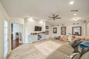 8710 Burkhart Rd, Houston, TX 77055 - Photo 20