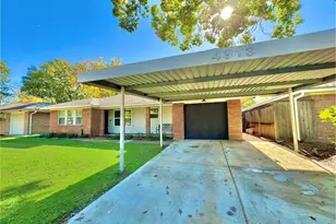 4913 W 43rd St, Houston, TX 77092 - Photo 2