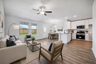 805 Clear Vly Ln, Dayton, TX 77535 - Photo 2