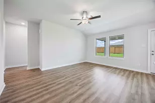 805 Clear Vly Ln, Dayton, TX 77535 - Photo 6