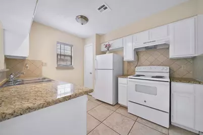 9901 Sharpcrest Street #H4, Houston, TX 77036 - Photo 8