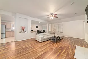 14235 Hidden Meadow Dr Dr, Sugar Land, TX 77498 - Photo 4