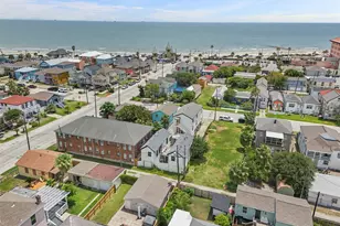 1910 Ave O 1/2, Galveston, TX 77550 - Photo 36