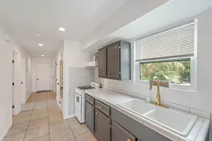 1910 Ave O 1/2, Galveston, TX 77550 - Photo 12