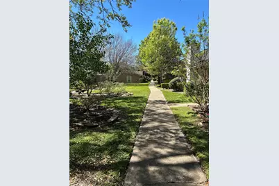 9339 Westwood Village Drive, Houston, TX 77036 - Photo 16
