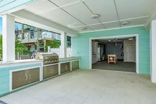9680 Airways Ln, Galveston, TX 77554 - Photo 10