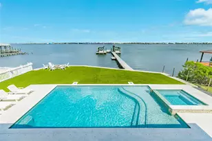 9680 Airways Ln, Galveston, TX 77554 - Photo 14
