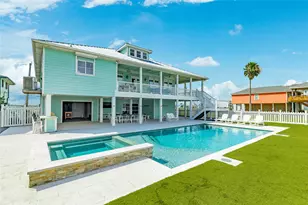 9680 Airways Ln, Galveston, TX 77554 - Photo 6