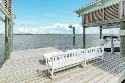 9680 Airways Lane, Galveston, TX 77554 - Photo 16