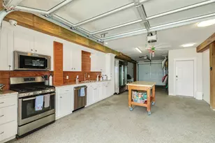 9680 Airways Ln, Galveston, TX 77554 - Photo 42