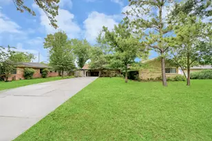 10318 Knoboak Dr, Houston, TX 77043 - Photo 2
