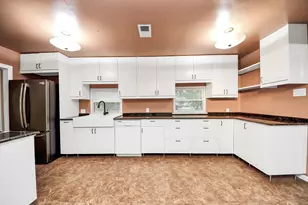 10318 Knoboak Dr, Houston, TX 77043 - Photo 8