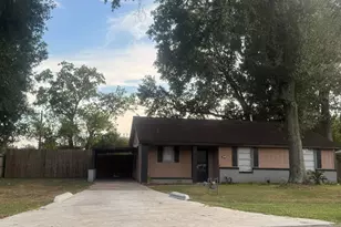 119 Anna St, Tomball, TX 77375 - Photo 1
