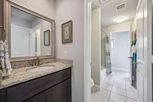 832B W 26th St, Houston, TX 77008 - Photo 16