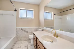 454 Buoy Rd, Houston, TX 77598 - Photo 18