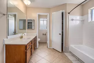 454 Buoy Rd, Houston, TX 77598 - Photo 14