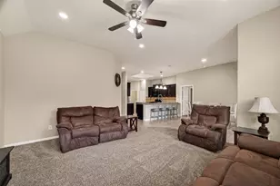 106 Bogey Cir, La Porte, TX 77571 - Photo 10
