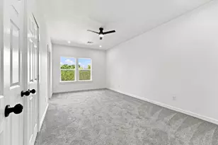 8726 Scott St, Houston, TX 77051 - Photo 12