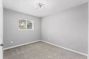 12206 Flushing Meadows Dr, Houston, TX 77089 - Photo 12