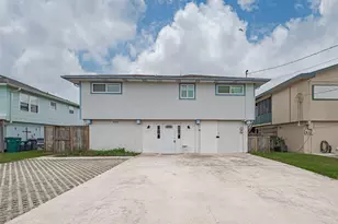 228 Barracuda St, Bayou Vista, TX 77563 - Photo 2