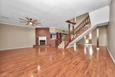 6470 Creekbend Drive, Houston, TX 77096 - Photo 10