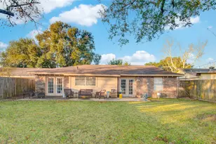 700 N Plantation Dr, Angleton, TX 77515 - Photo 24