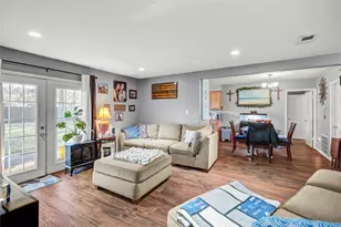 700 N Plantation Dr, Angleton, TX 77515 - Photo 6