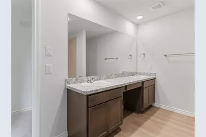 312 N Orange Street, Sweeny, TX 77480 - Photo 18