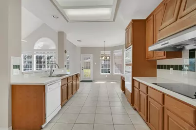 9423 Walnut Brook Court, Houston, TX 77040 - Photo 10