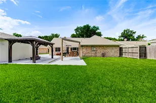 12327 Meadow Hollow Dr, Meadows Place, TX 77477 - Photo 36