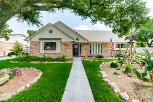 12327 Meadow Hollow Dr, Meadows Place, TX 77477 - Photo 4