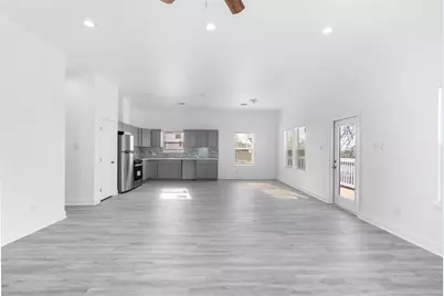 4620 North Railroad Avenue, Hitchcock, TX 77563 - Photo 12