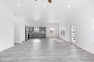 4620 N Railroad Ave, Hitchcock, TX 77563 - Photo 12