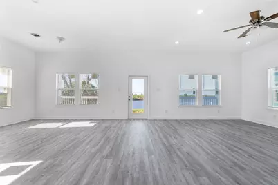 4620 North Railroad Avenue, Hitchcock, TX 77563 - Photo 18