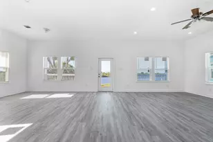 4620 N Railroad Ave, Hitchcock, TX 77563 - Photo 18